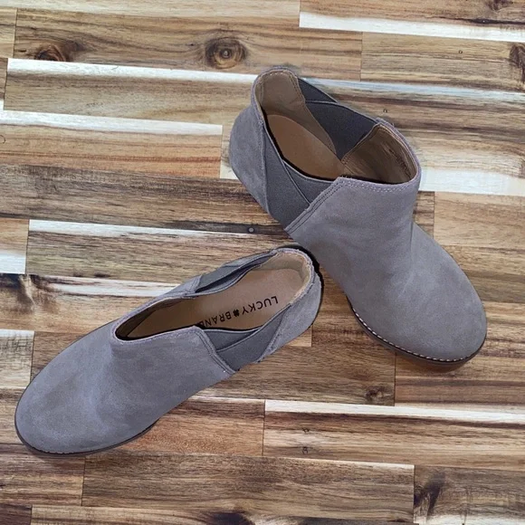 🍀Lucky Brand Youse Taupe Suede Chelsea Wedge Ankle Booties- Women’s 9M - Picture 9 of 9